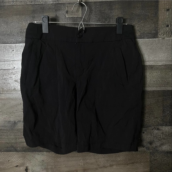 SOLD Athleta Trekkie Shorts 4 - Picture 2 of 4